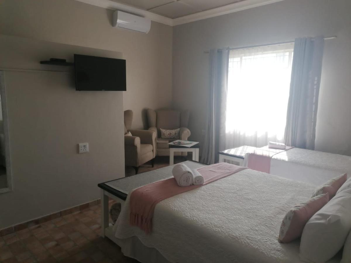 Hotel Biekiesvlei à Lichtenburg Extérieur photo